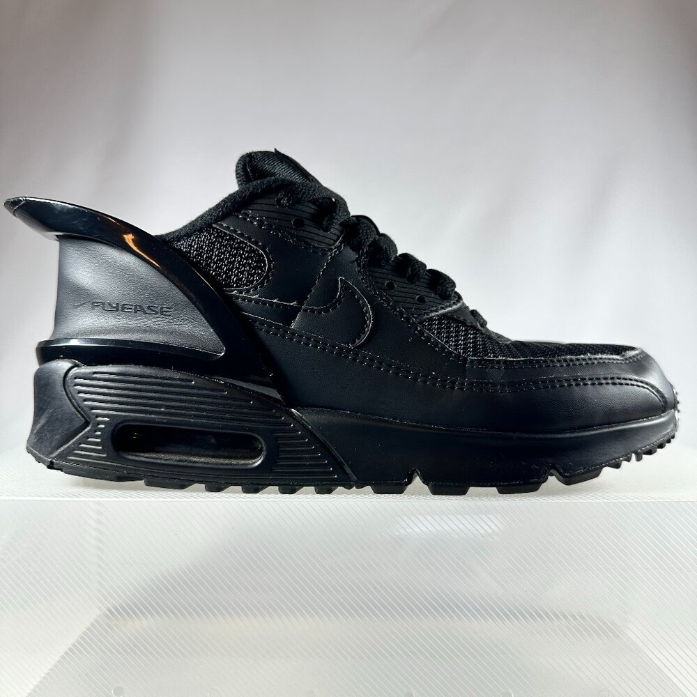 Nike Air Max 90 Flyease GS Triple Black Sneakers 6.5Y (Women's 8.5, EU 39)